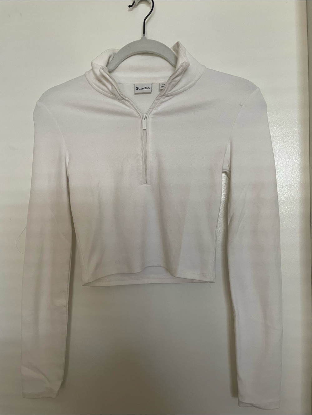 Aritzia Sunday Best White Long-Sleeve Half-Zip Cropped Top